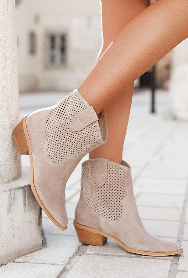 Womens Mid-Heel Boots In Large Sizes With Embossed Suede